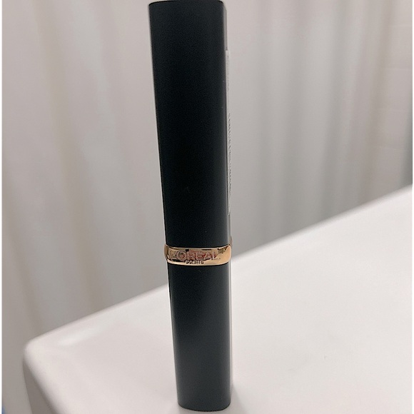 NWOB L’Oreal Paris Color Riche Lipstick in shade 108 Le Nude Rebellious - Picture 9 of 12